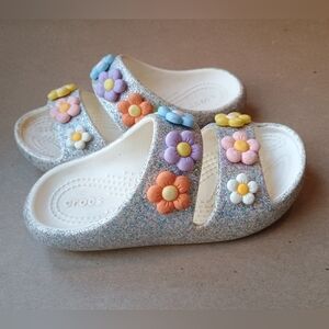 CROCS Girls Kids Silver White Glitter Sandals with Colorful Flowers Sz 12